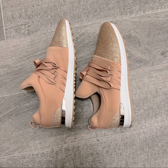 Qupid womens sneakers pink with rose gold sparkle on toes and heel size 8 - Picture 6 of 13